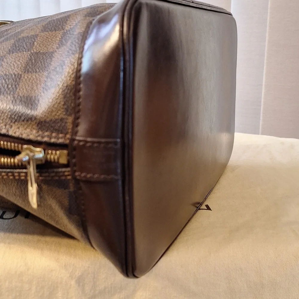Louis Vuitton Alma - Picture 4 of 16
